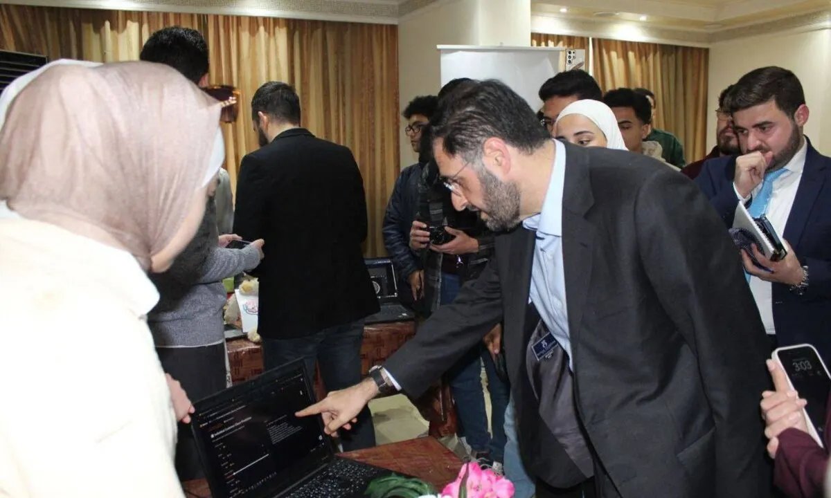 سوريا تُلغي القيود على التطبيقات الإلكترونية وتتبنى نظام الإعلام لتشجيع ريادة الأعمال الرقمية