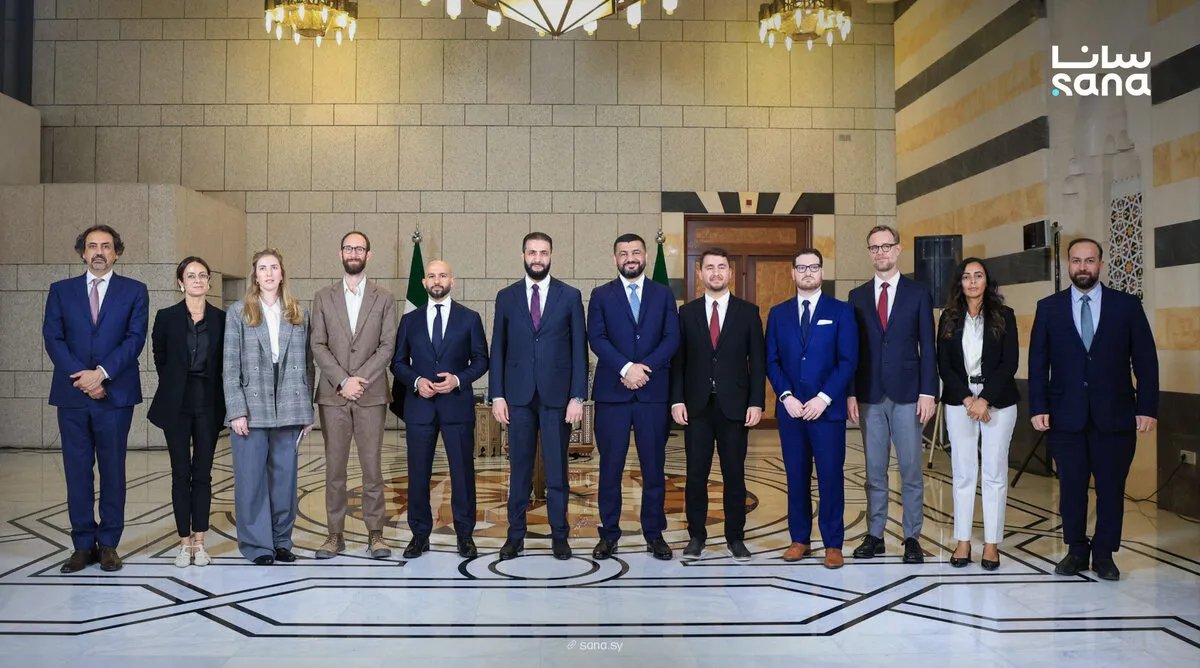 الرئيس الشرع يستقبل باحثين وصحفيين دوليين في دمشق ويناقش التطورات السورية والإقليمية