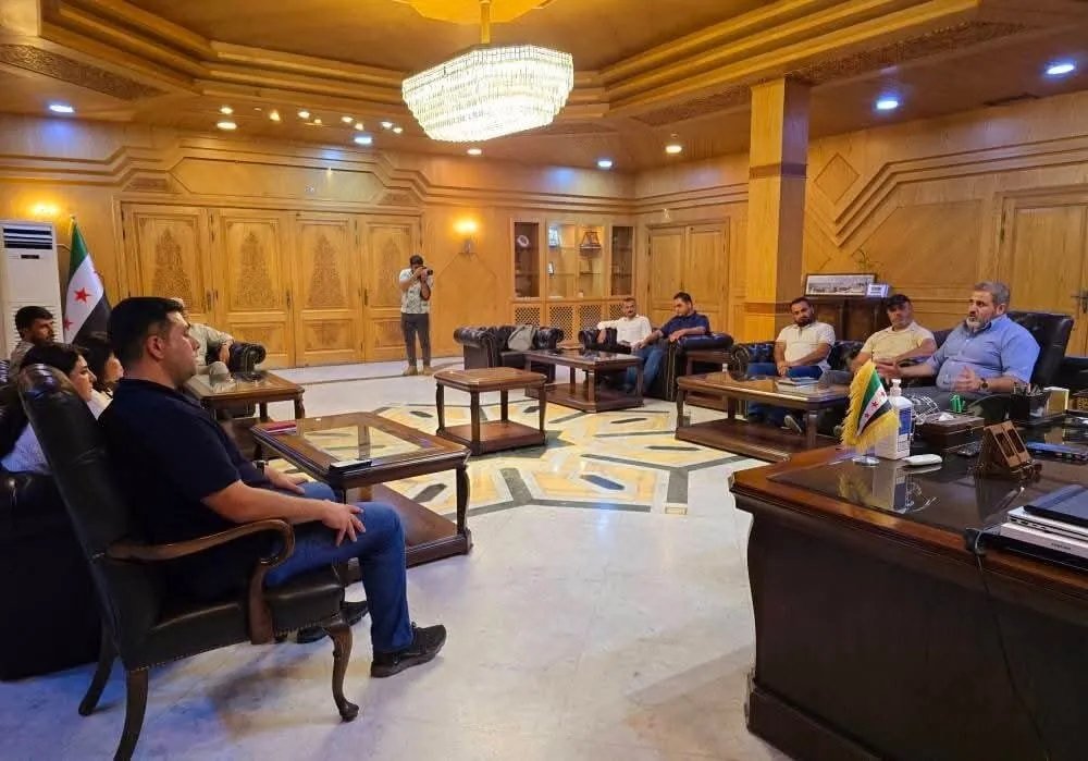 مسؤولون من الأحياء الكردية وحكومة حلب يبحثون تعزيز الخدمات والتنسيق