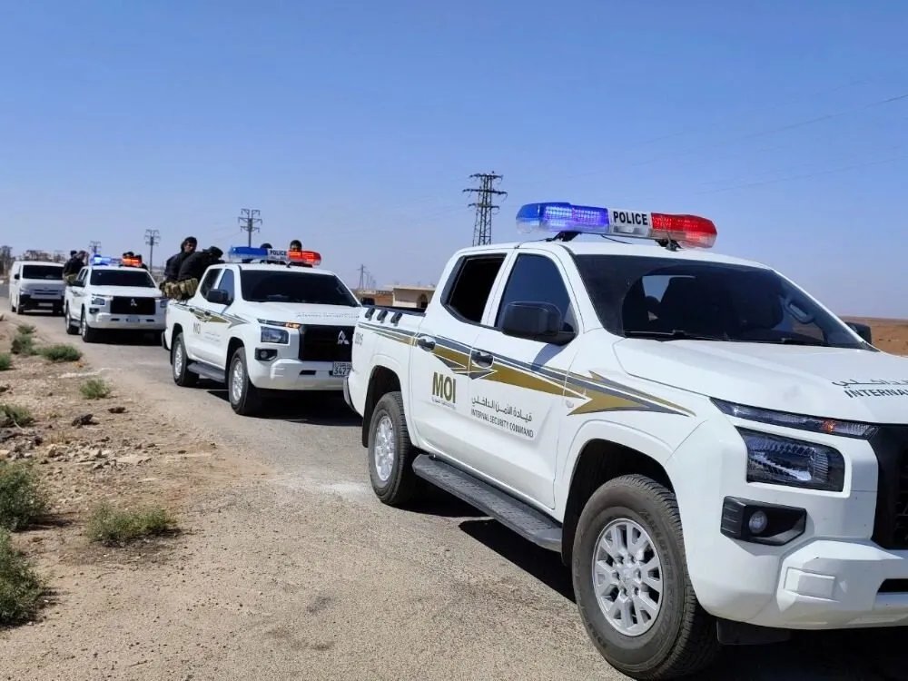 مقتل عنصر وإصابة آخرين في هجوم مسلح استهدف دورية أمنية بريف حمص