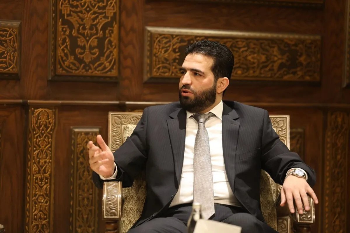 وزير الداخلية السوري يعلن عن تطوير الخدمات الإلكترونية وإصدار 160 ألف جواز سفر