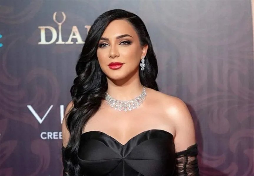 نقابة الفنانين السوريين تشطب سلاف فواخرجي: ما الأسباب والتداعيات؟