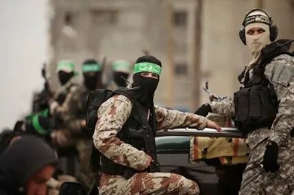 القسام تعلن فقدان الاتصال بحراس أسرى إسرائيليين في غزة وتحذر من خطر حقيقي على حياتهم