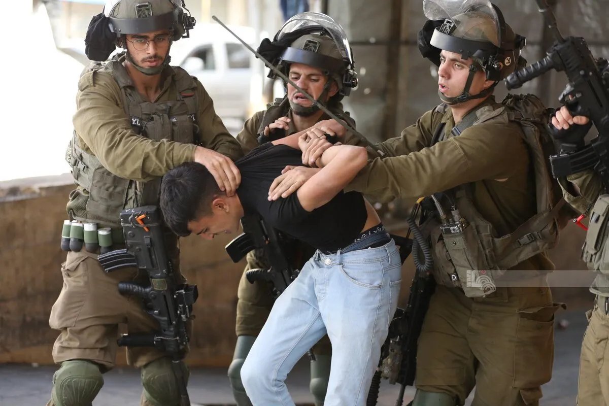 حملة اعتقالات إسرائيلية واسعة في الضفة الغربية تطال 44 فلسطينياً