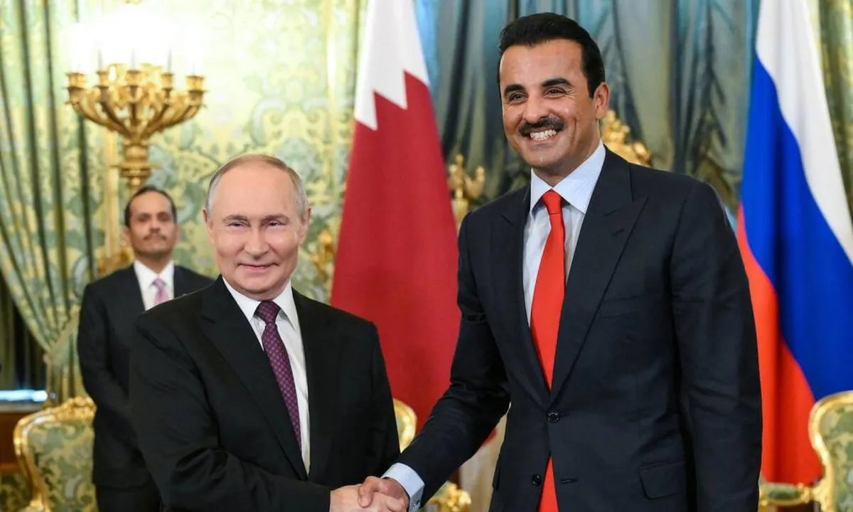 أمير قطر يدعو لدعم سوريا الجديدة خلال لقائه بوتين في موسكو