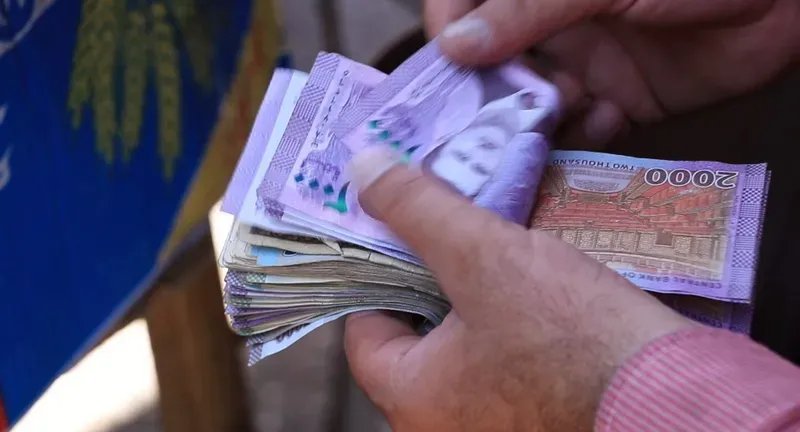 الدولار يواصل ارتفاعه: أسعار الصرف والذهب مقابل الليرة السورية اليوم الاثنين 6 أكتوبر 2025