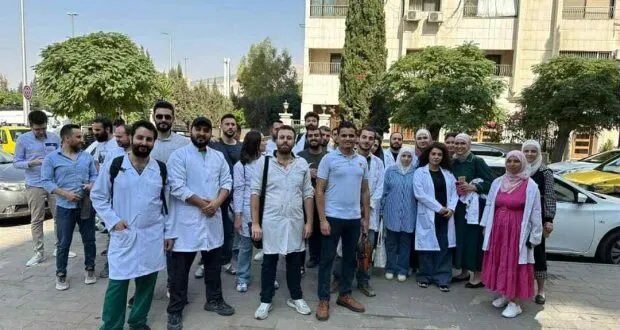 أطباء مقيمون يطالبون وزارة الدفاع بالإنصاف بعد تسعة أشهر من المعاناة