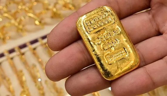 صعود الذهب وسط أزمة اقتصادية عالمية: الرسوم الجمركية والتوترات التجارية تهدد النمو
