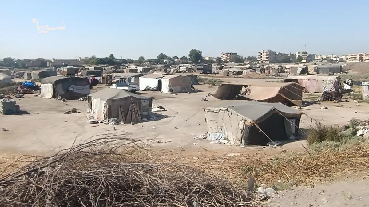 مخيم اليوناني بالرقة: معاناة متزايدة للنازحين في ظل نقص حاد بالمساعدات