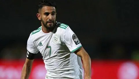 رياض محرز يقود الجزائر إلى الحلم المونديالي بثلاثية في مرمى الصومال