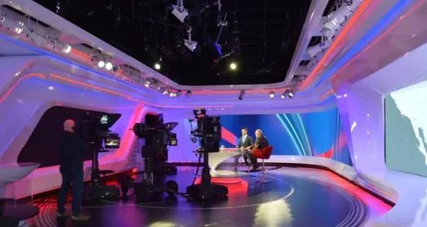 مرارة الفراق في "الحرة": قصص مؤثرة لموظفين فقدوا أحلامهم