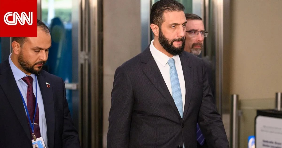 الشرع يمازح بوتين بشأن درج الكرملين الطويل: "جيد أننا نمارس الرياضة"