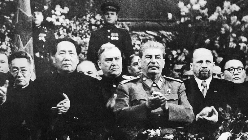 عملية أوسوافياخيم: كيف خطف الاتحاد السوفيتي آلاف العلماء الألمان في يوم واحد لتطوير أسلحته؟