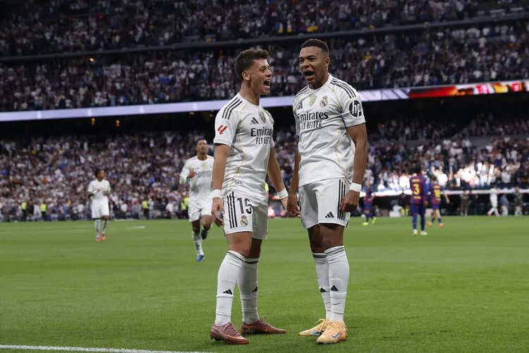 بيلينغهام يقود ريال مدريد للفوز المثير على برشلونة في الكلاسيكو