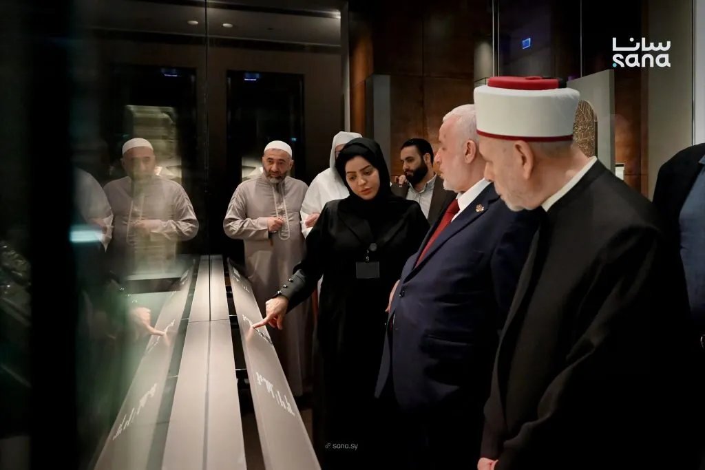 وزير الأوقاف السوري يتفقد روائع الفن الإسلامي في متحف الدوحة