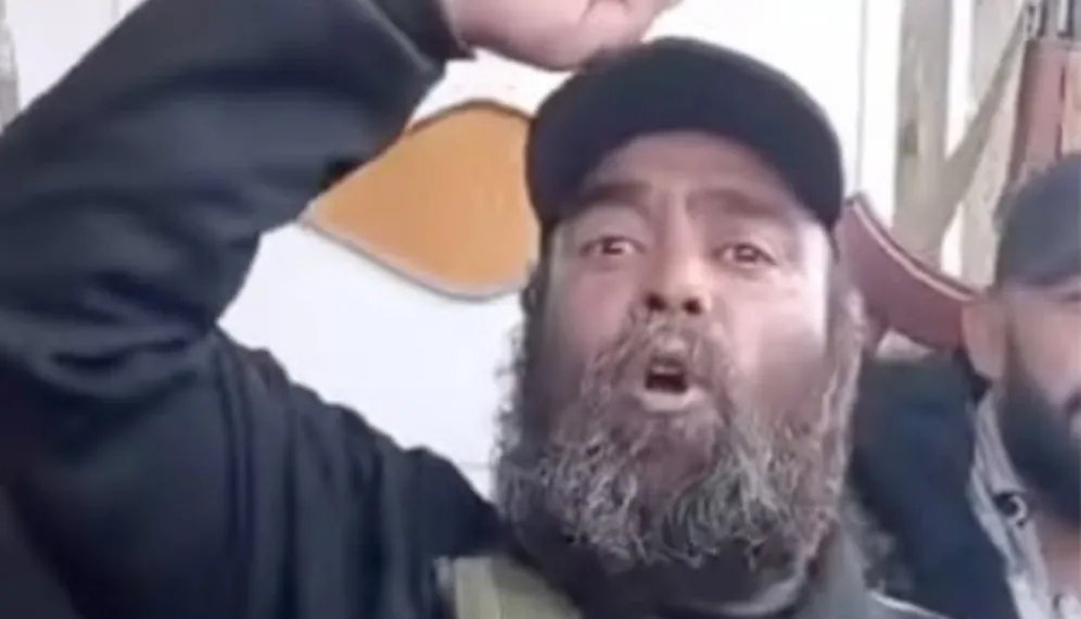درعا: استنفار مسلح وإغلاق طرق في "أم ولد" احتجاجاً على اعتقال زيد الدراوشة