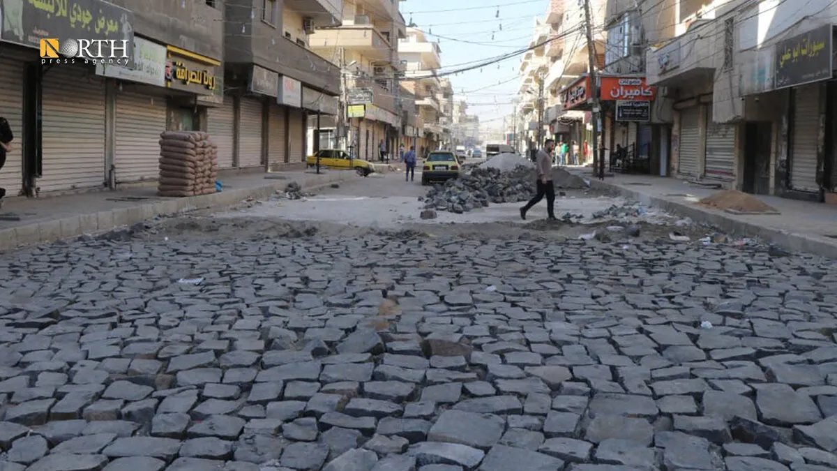 بلدية الحسكة ترفع الأنقاض وتُسهّل الوصول إلى سوق حي المفتي