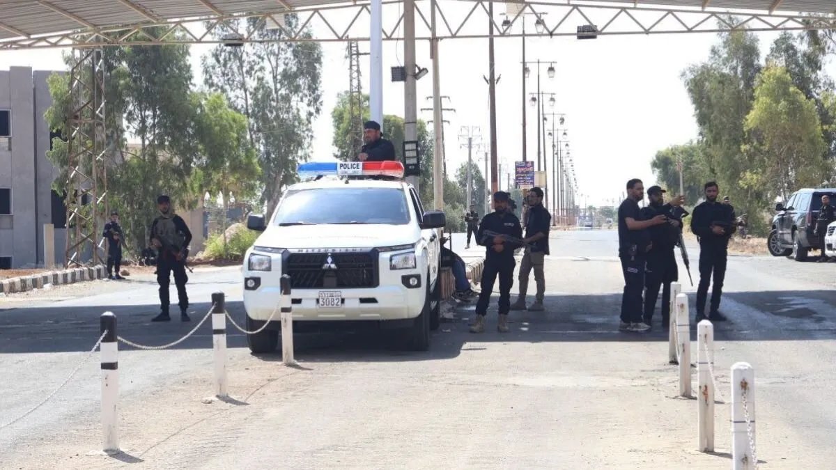 السويداء: الأمن الداخلي يصف استهداف الحافلة بـ "الاعتداء الإرهابي" والحرس الوطني يتهم الحكومة