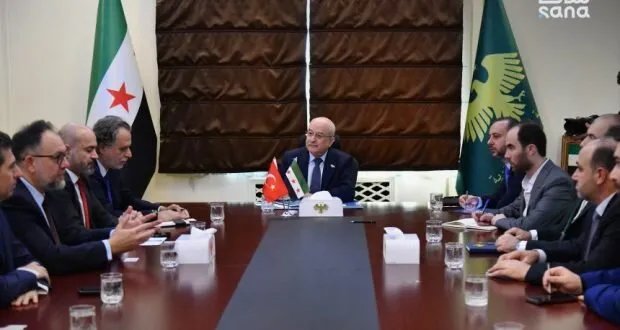 وزير النقل السوري يبحث مع شركات تركية تعزيز التعاون في مشاريع النقل والاستثمار الحيوي