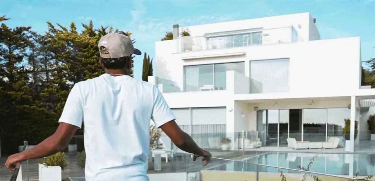 لامين يامال، نجم برشلونة الصاعد، ينتقل إلى قصر شاكيرا وبيكيه الفخم