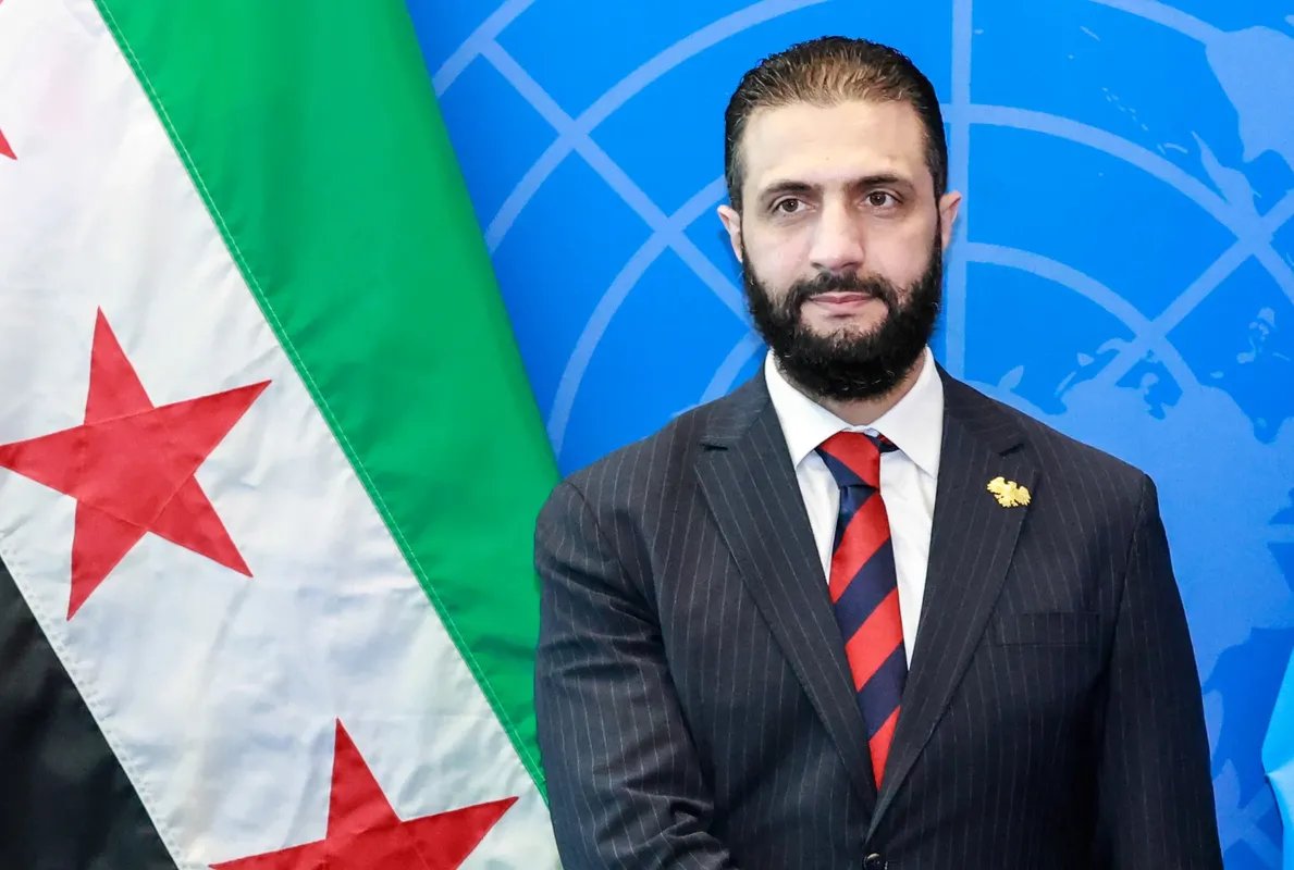 علاء مبارك يشعل السوشيال ميديا بتعليقه على تصريحات أحمد الشرع حول مصر ودول الخليج