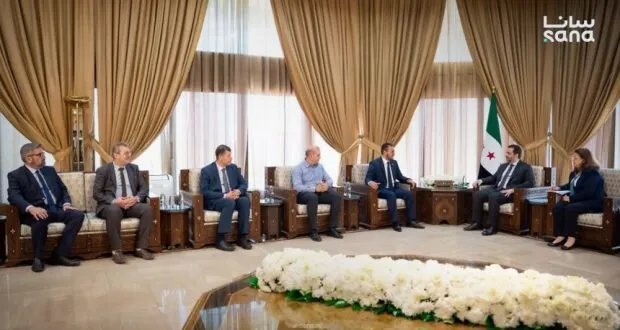 وزير الخارجية يستمع إلى تقرير حول أحداث السويداء ويؤكد على الشفافية ومحاسبة المسؤولين