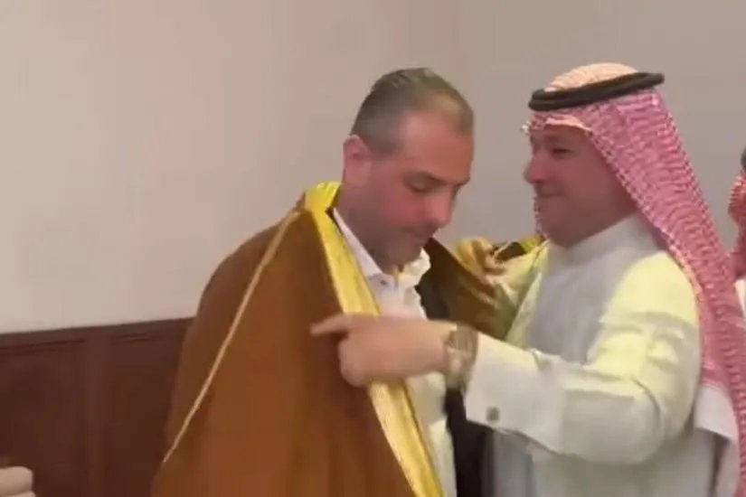 جمال الشرع يرد على أنباء إغلاق مكتبه وينفي "التقارير المفبركة"