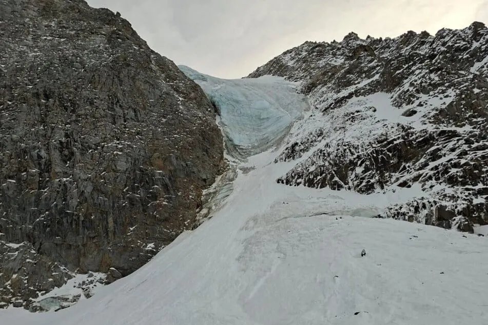 فاجعة في جبال الألب: مصرع خمسة متسلقين ألمان بينهم أب وابنته في انهيار جليدي بجنوب تيرول