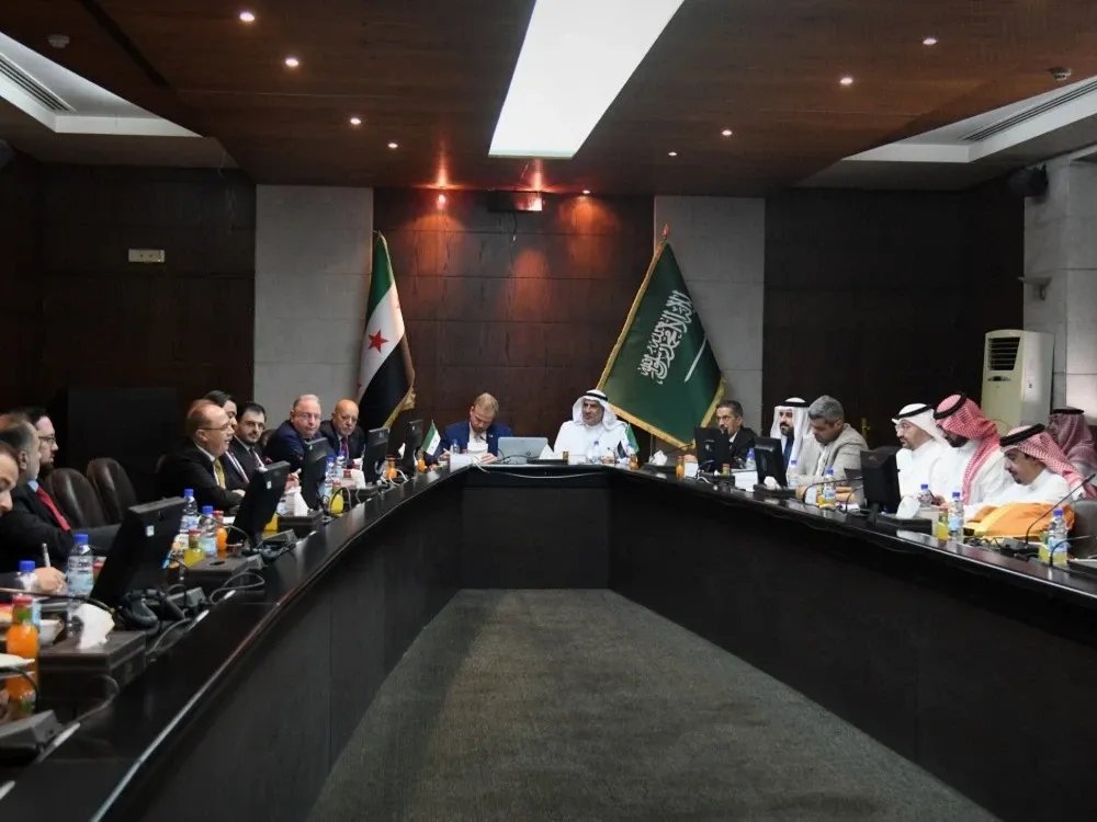 مجموعة المناصير الأردنية تستكشف فرص الاستثمار في قطاعي الطاقة والبناء بسوريا