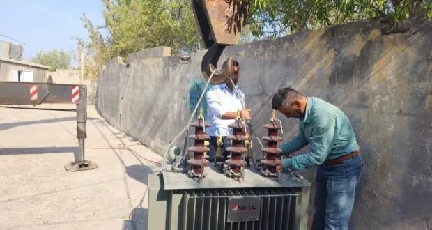 طرطوس: استبدال محولة كهربائية لضمان استمرار التيار في كفرون القمصية