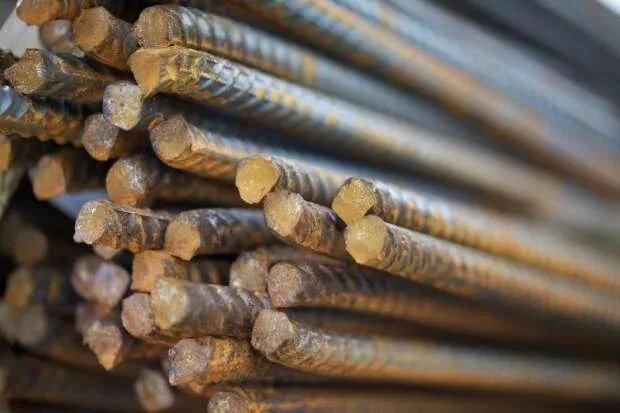 الرقابة والتفتيش تكشف: مخالفات جمركية بـ 16 مليون دولار في ملف استيراد الحديد