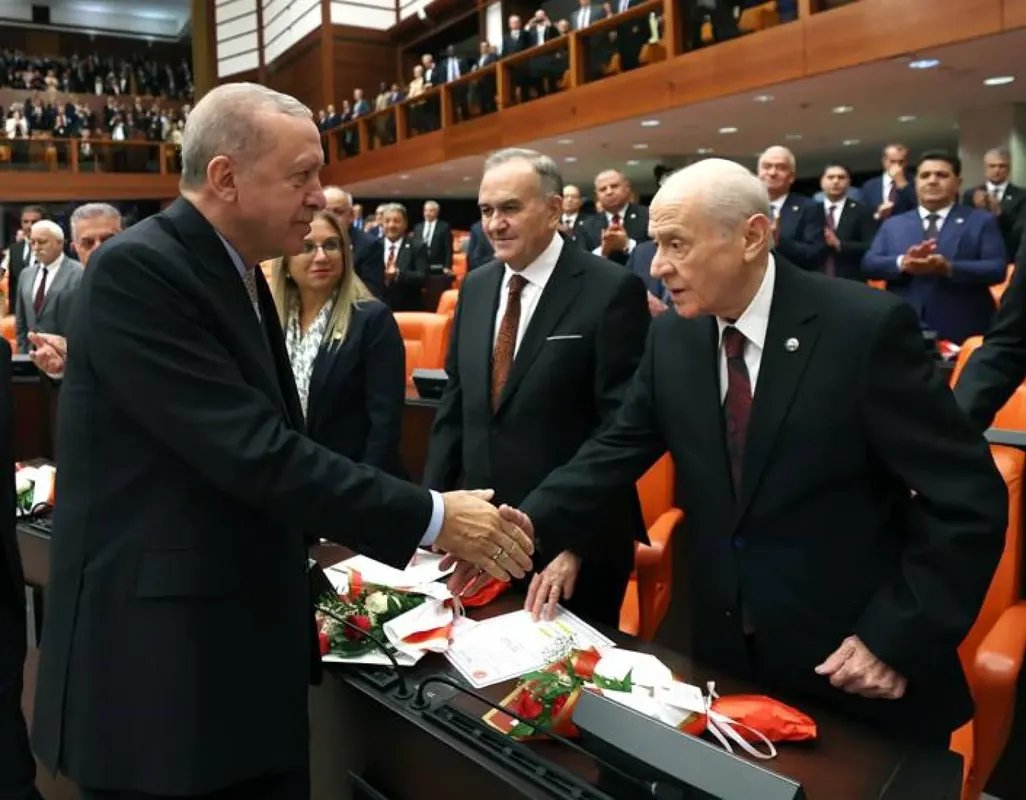 تزايد الحديث عن تصدع تحالف أردوغان والقوميين في تركيا: هل نشهد انهيارًا وشيكًا؟