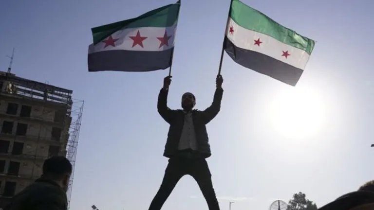 وادي النصارى: ملاذ آمن للمطلوبين والخارجين عن القانون.. هل يتحول إلى بؤرة توتر جديدة في سوريا؟