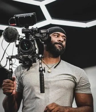 شراكة مميزة: منظمة بريف البحرينية تتعاون مع صانع الأفلام الوثائقية العالمي ويل هاريس لتغطية بطولة BRAVE 100