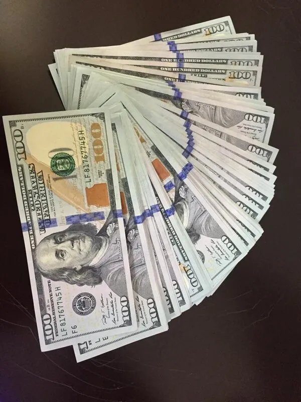 تحسن طفيف في الليرة السورية: أسعار الصرف الرئيسية في السوق السوداء مساء الخميس