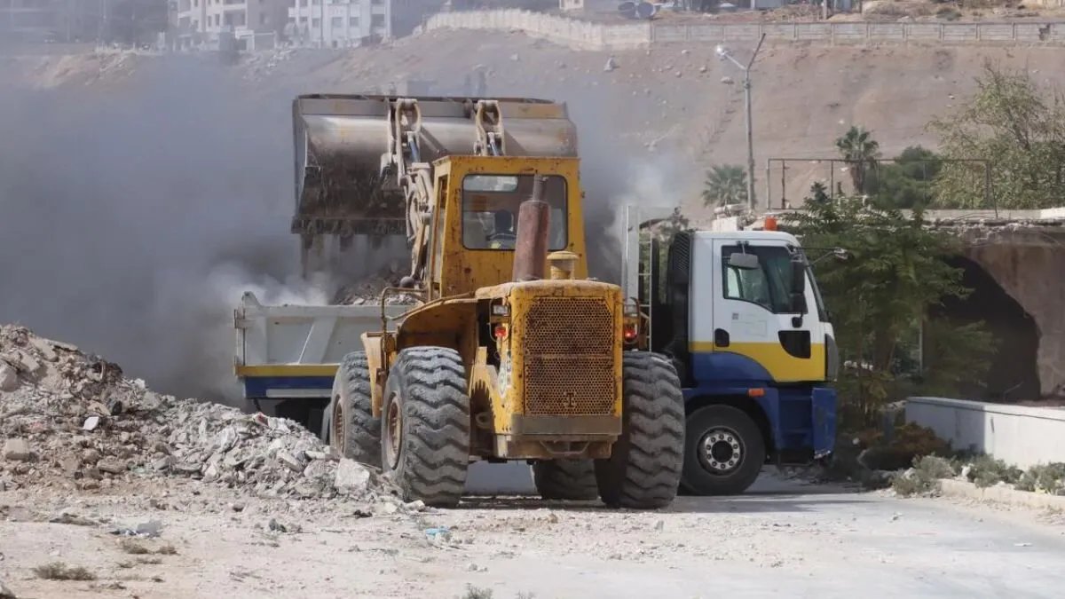 بعد ثمانية أشهر: الدفاع المدني السوري ينهي حملة إزالة الأنقاض في 16 حيًا بحلب