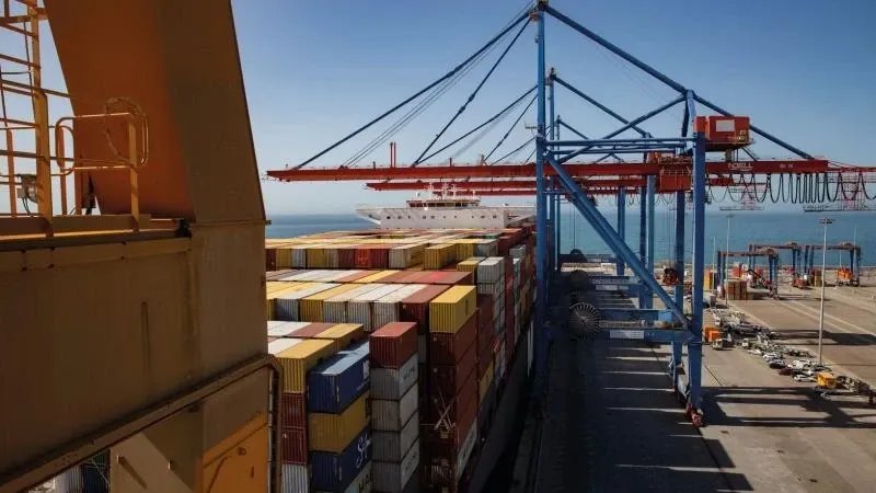 موانئ أبوظبي تستحوذ على حصة في محطة حاويات اللاذقية وتضخ استثمارات لتطويرها