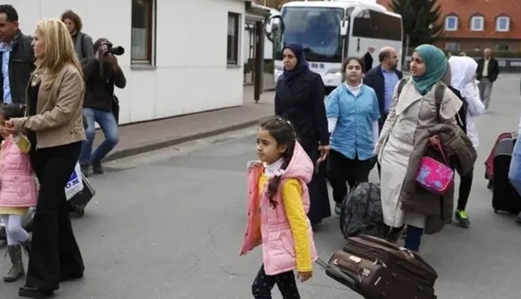 تراجع حاد في أعداد اللاجئين السوريين بألمانيا مع ارتفاع نسبة العائدين إلى سوريا