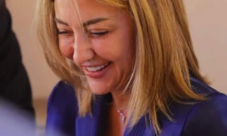 لغز رحيل لونا الشبل: من واجهة النظام إلى نهايتها الغامضة