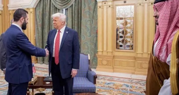 زيارة الشرع للبيت الأبيض: هل تفتح الباب أمام انضمام سوريا لاتفاقيات إبراهام وإلغاء قانون قيصر؟