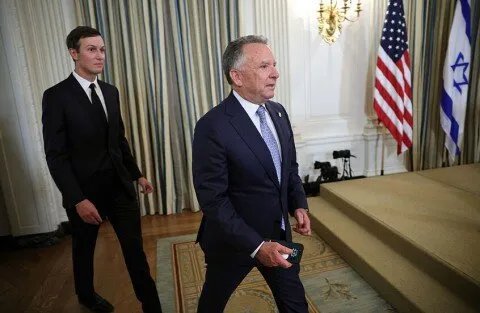 وصول مفاجئ لويتكو وكوشنر إلى إسرائيل لبحث تهدئة غزة.. ونتنياهو يطلب تأجيل محاكمته