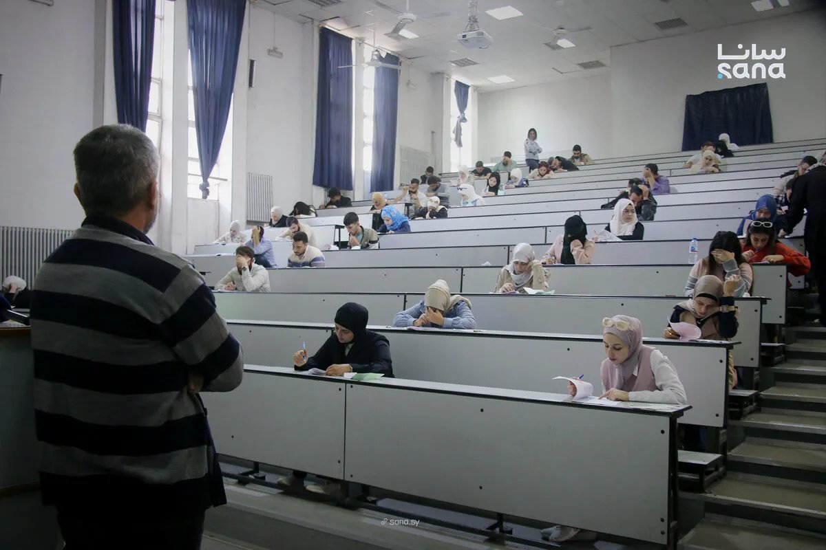 جامعة حماة: أكثر من 300 طالب يتقدمون لامتحان القبول للماجستير في اللغة الإنكليزية