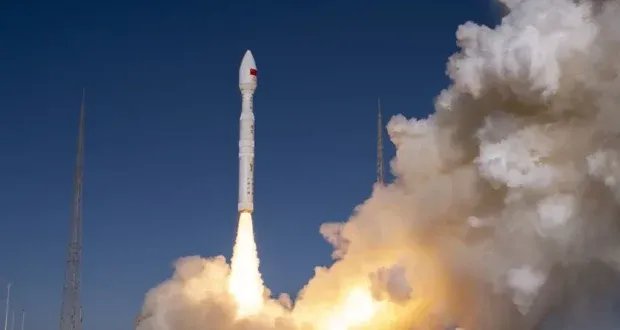 الصين تطلق صاروخ "ليجيان-1 واي 9" محملاً بقمرين اصطناعيين للتجارب التقنية
