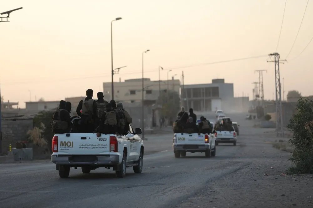 عمليات أمنية مكثفة ضد خلايا داعش في المحافظات السورية تسفر عن توقيفات ومصادرة أسلحة