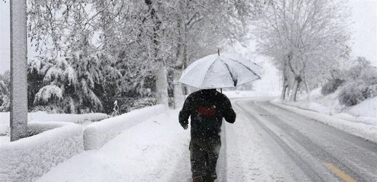 منخفض جوي يضرب المنطقة: أمطار غزيرة وثلوج تغطي المرتفعات قريباً