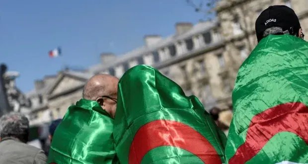 الجزائر وفرنسا: حذر في التقارب ومطبات تعرقل طريق التفاهم