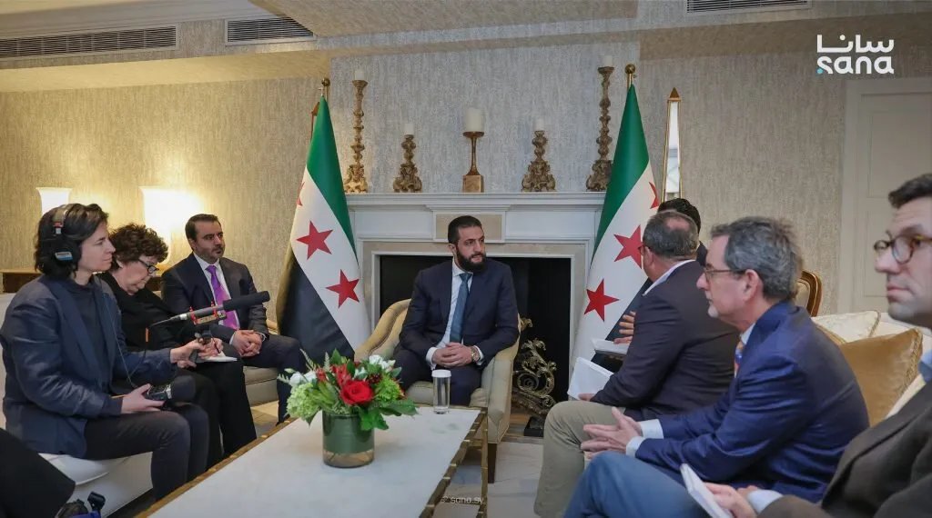 الرئيس الشرع لواشنطن بوست: شراكة متوازنة مع واشنطن وتمسك بالسيادة على الجنوب