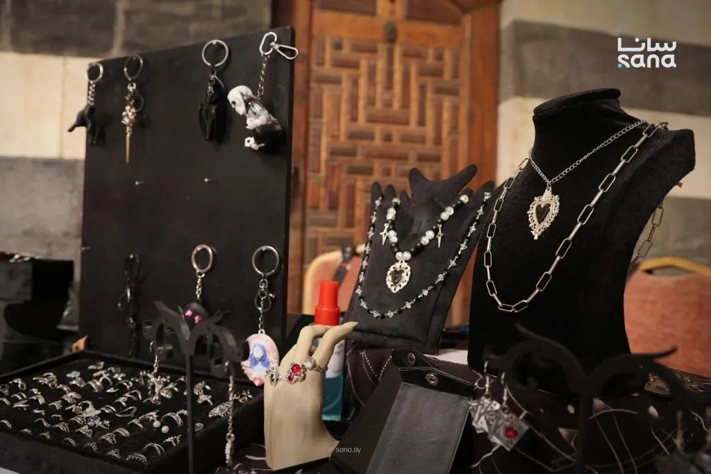 كيتى عودة: شابة سورية تحول شغفها بالإكسسوارات إلى مشروع إبداعي ناجح