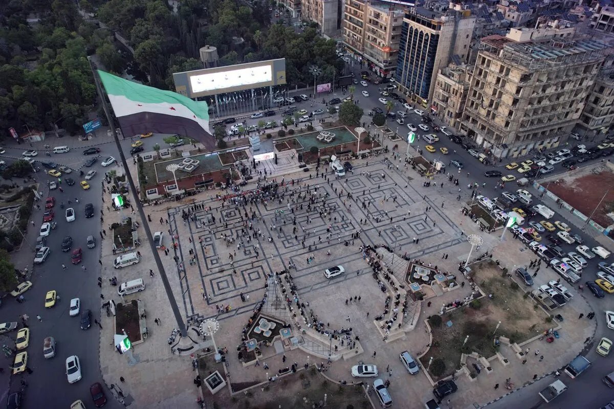 حلب: توسيع خدمات البريد بافتتاح 12 مركزًا جديدًا وخطط للشحن الدولي وصرف رواتب المعلمين