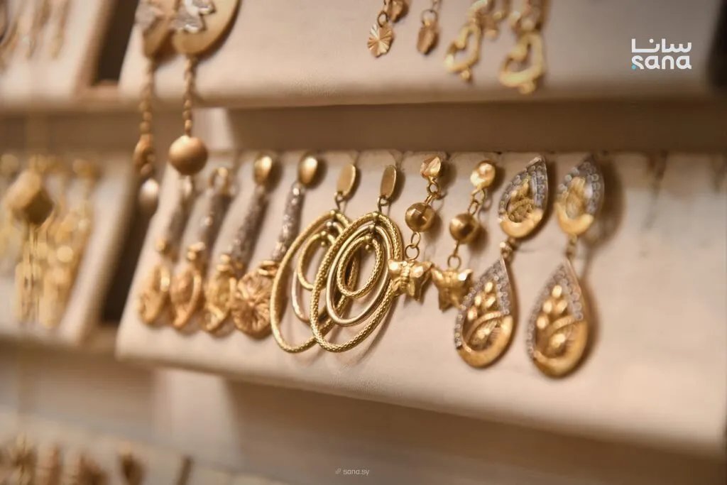سعر الذهب يستقر في السوق السورية: 1.390 مليون ليرة لغرام الـ 21